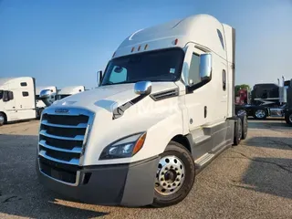 2020 FREIGHTLINER Cascadia 126