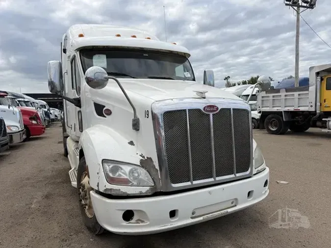 2012 PETERBILT 587