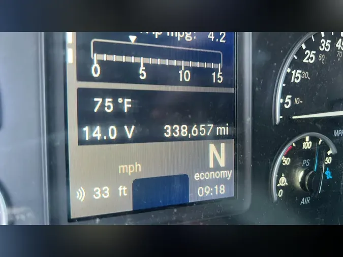 2023 Freightliner Cascadia 126736c158cb3368bcf14bf3db04a1b6735