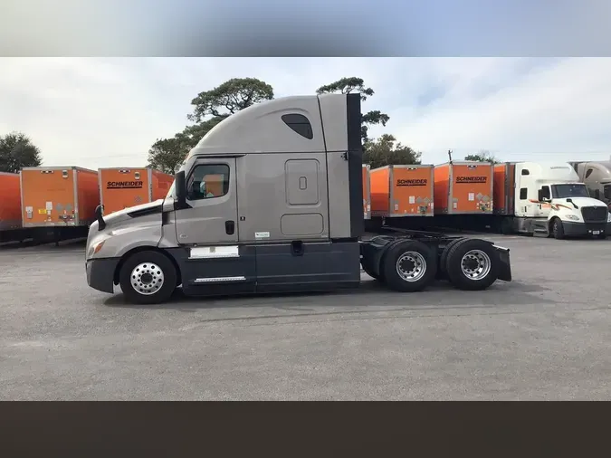 2023 Freightliner Cascadia 126