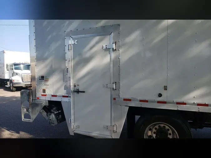 2020 Peterbilt 337