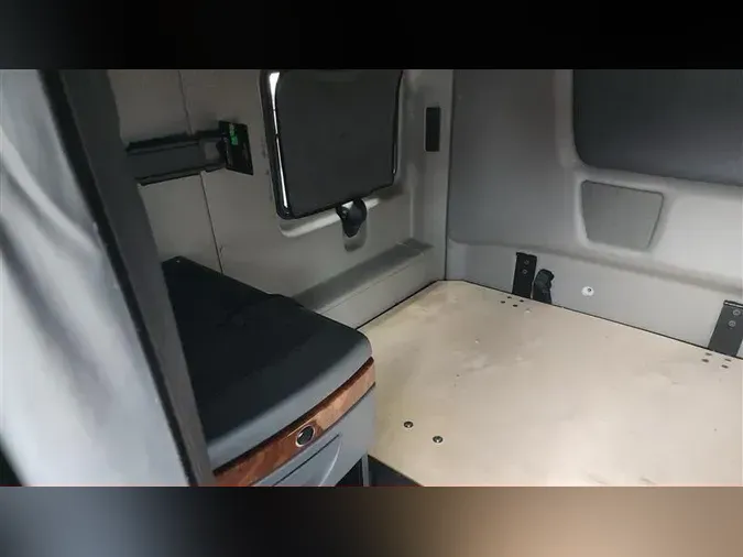 2022 INTERNATIONAL LT