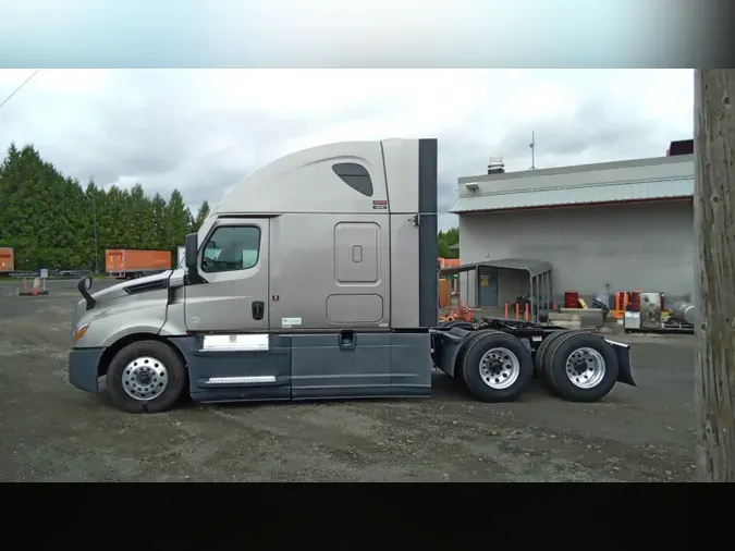 2023 Freightliner Cascadia 126