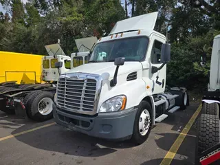 2015 FREIGHTLINER/MERCEDES CASCADIA 113