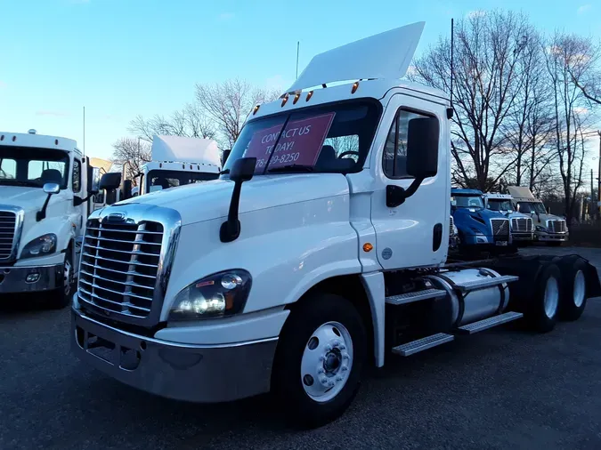 2018 FREIGHTLINER/MERCEDES CASCADIA 125