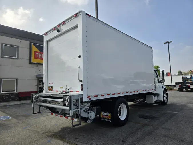 2019 Freightliner Business Class M2 106
