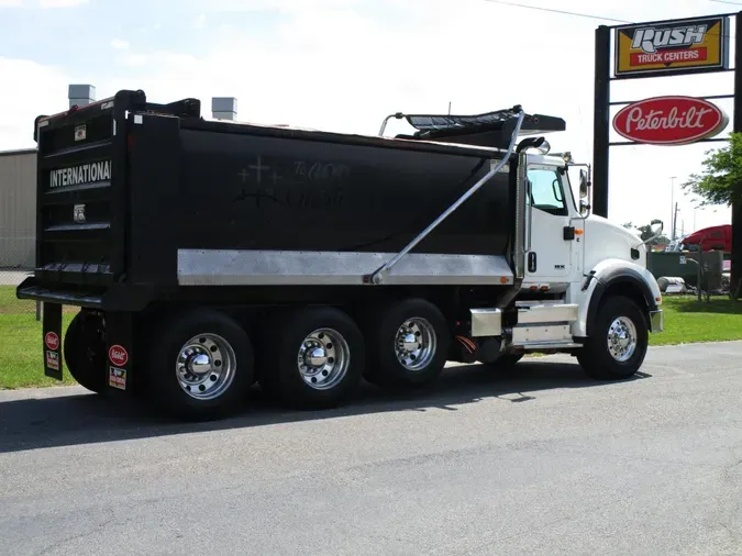 2020 International HX620