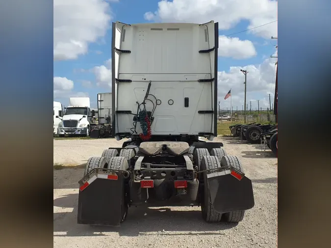 2019 NAVISTAR INTERNATIONAL LT625 SLPR CAB