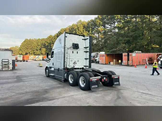 2022 Freightliner Cascadia 126