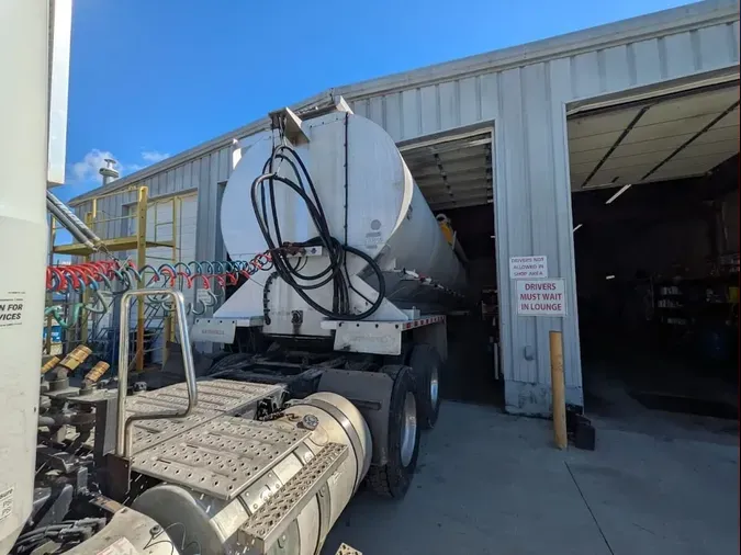 2016 LEDWELL BODY CO 40' TANKER7375a34ae46b3c3a38e45cab5411b7c1