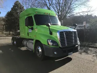 2018 Freightliner X12564ST