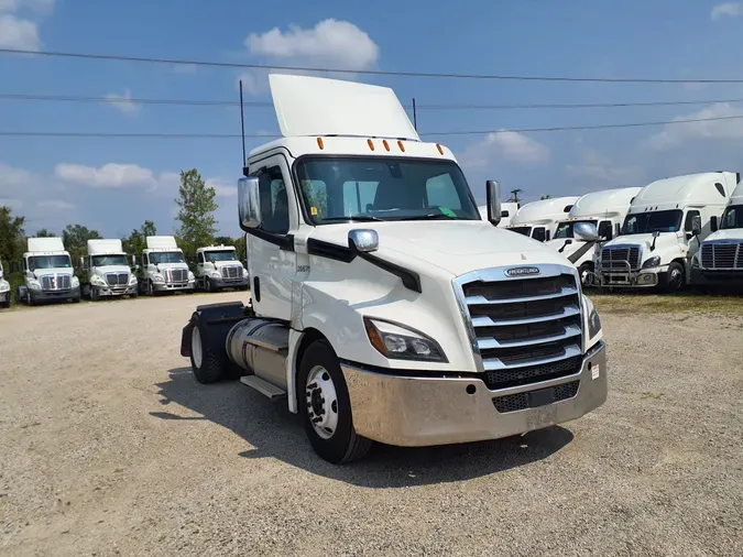 2020 FREIGHTLINER/MERCEDES NEW CASCADIA 126