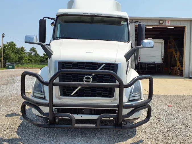 2019 VOLVO VNR64T-640