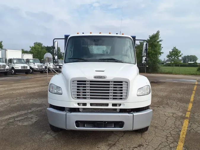2016 FREIGHTLINER M2 106