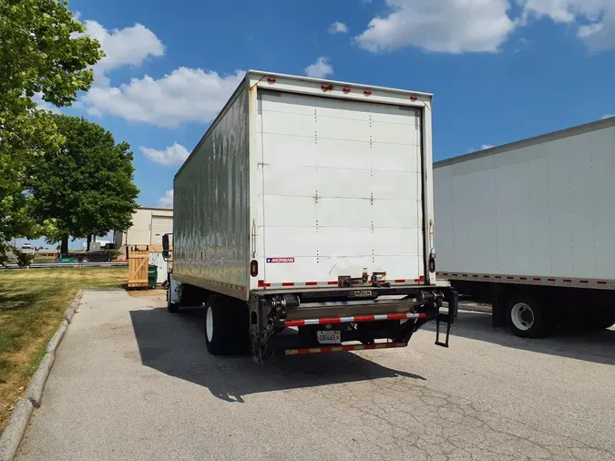 2017 FREIGHTLINER/MERCEDES M2 106