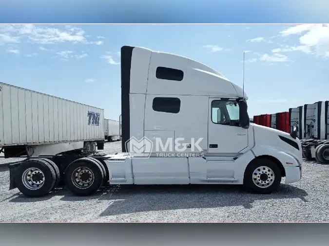 2021 VOLVO VNL64T760