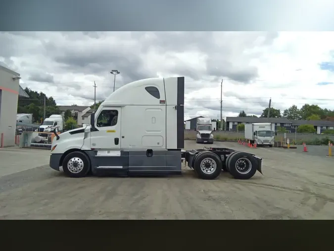 2023 Freightliner Cascadia 126
