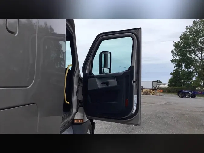 2022 Freightliner Cascadia 126
