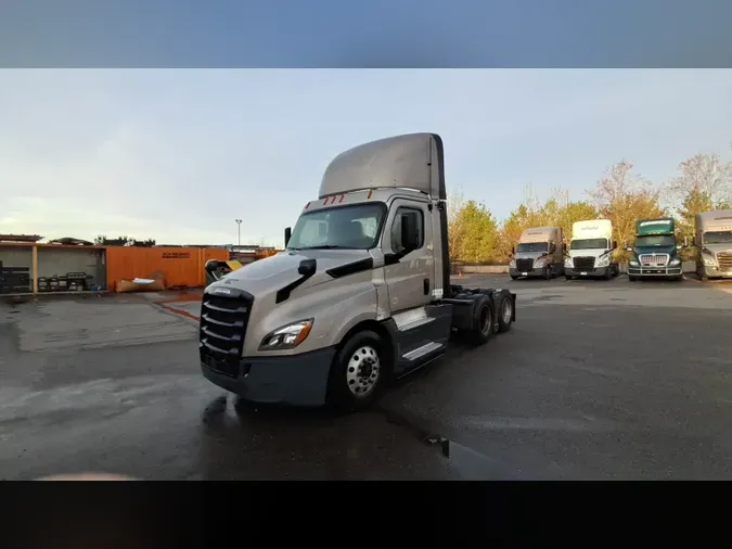 2020 Freightliner Cascadia 126