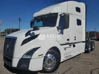 2020 VOLVO VNL64T760