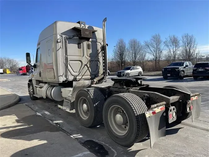 2015 FREIGHTLINER CASCADIA