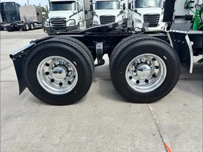 2023 Freightliner Cascadia 126