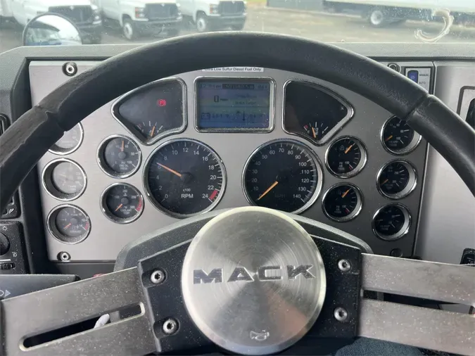 2016 Mack PINNACLE CXU613