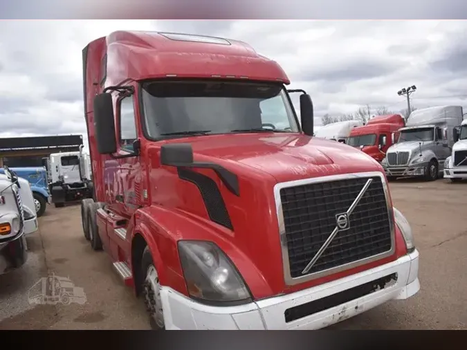 2015 VOLVO VNL64T670
