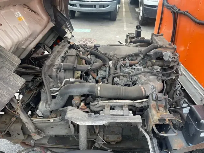 2019 ISUZU NQR