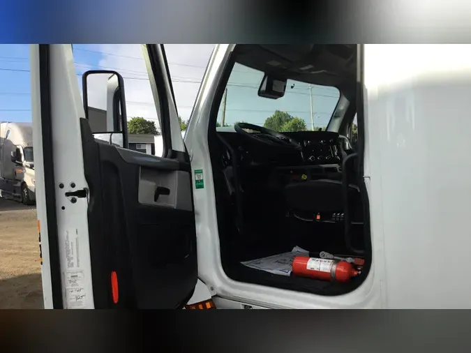 2021 Freightliner Cascadia 126