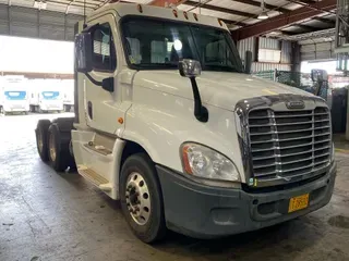 2016 FREIGHTLINER/MERCEDES CASCADIA 125