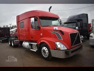 2018 VOLVO VNL64T730