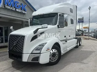 2021 VOLVO VNL64T760