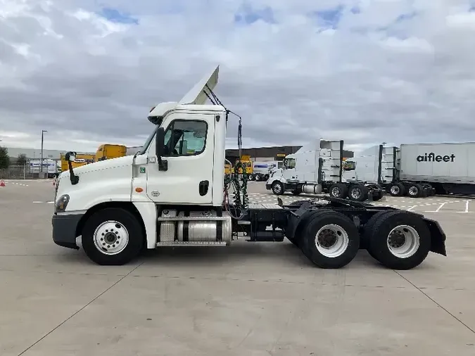 2018 Freightliner X12564ST