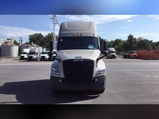 2023 Freightliner Cascadia 126