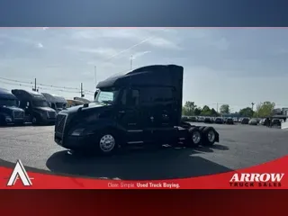 2022 VOLVO VNL760