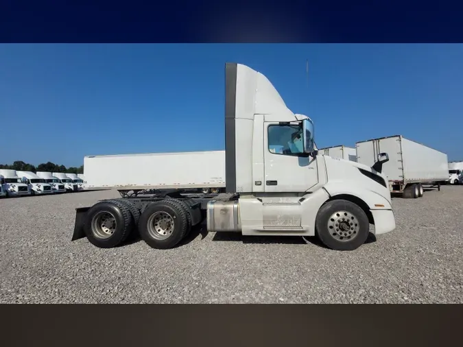 2019 Volvo VNL300