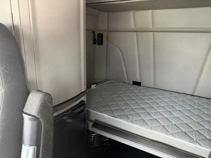 2021 Peterbilt 57973a6df521aad20ed5db1f5384aaebe74