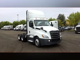 2019 Freightliner Cascadia 126