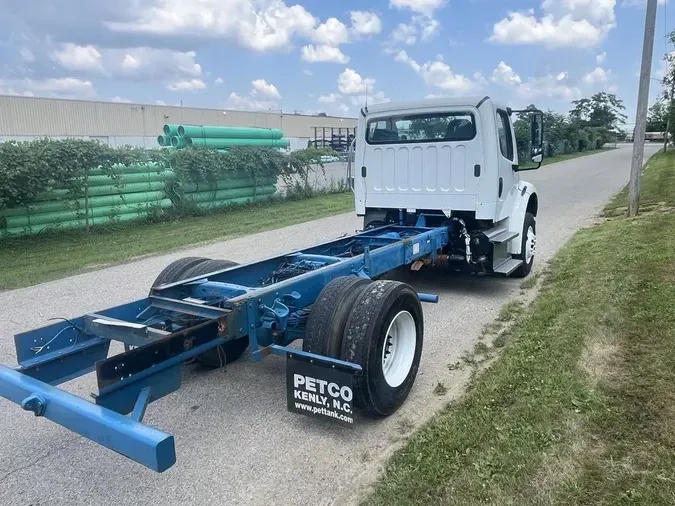 2015 Freightliner M2 106