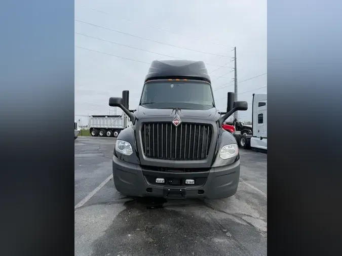 2022 International LT625