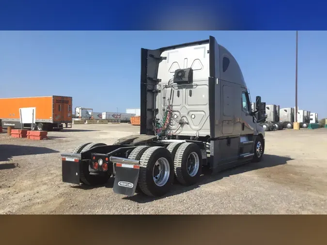 2022 Freightliner Cascadia 126