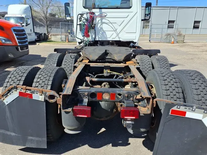 2019 NAVISTAR INTERNATIONAL LT625 DAYCAB T/A