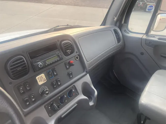 2016 Freightliner M2 106