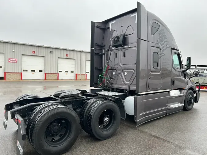 2023 Freightliner Cascadia