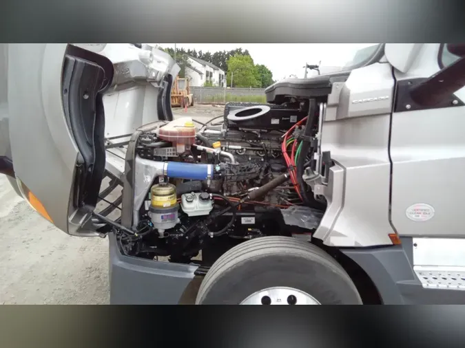 2023 Freightliner Cascadia 126