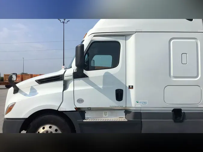 2023 Freightliner Cascadia 12673caf6ee3d167a15a08ef15b259b2d3c