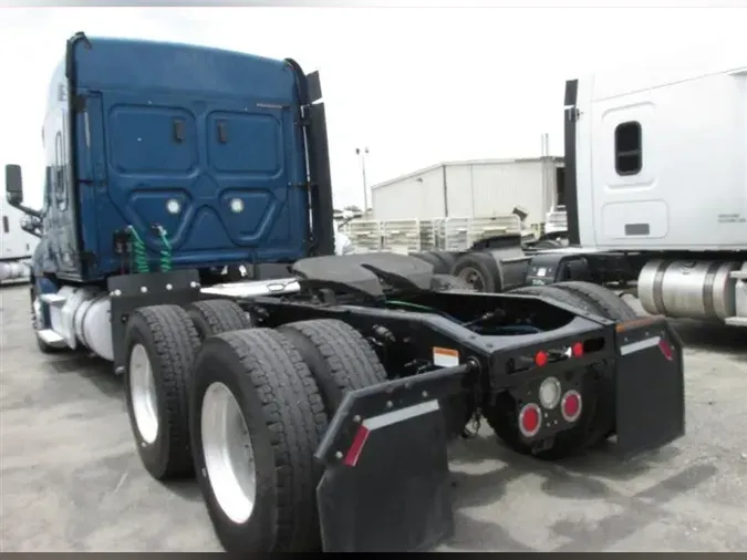 2019 FREIGHTLINER CA126