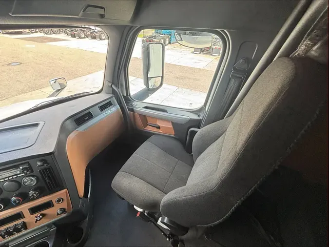 2022 Freightliner CA126SLP73cc5b7f2a8bab93fe9ecba7aec47996