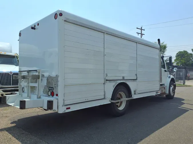 2016 FREIGHTLINER/MERCEDES M2 106